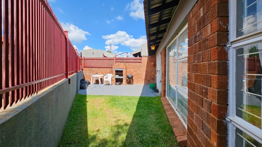 3 Bedroom Property for Sale in Langenhovenpark Free State